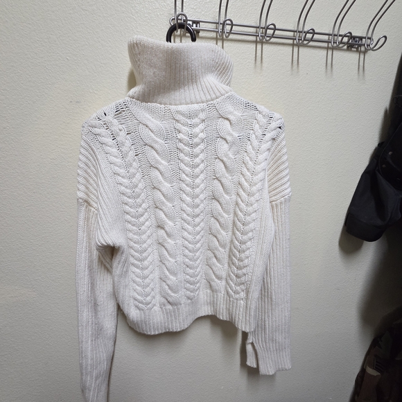 Women's Cream Cable Knit Sweater - Picture 6 of 10